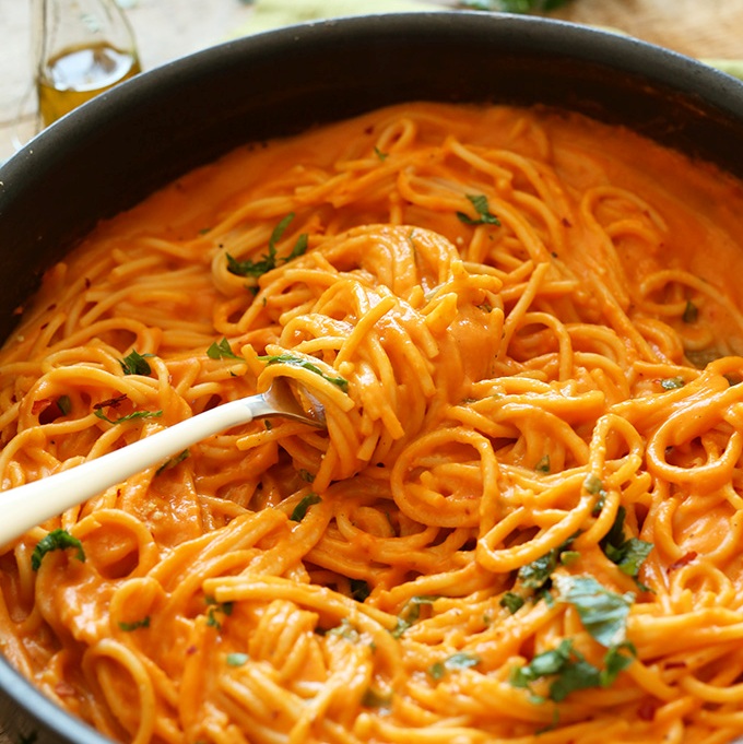 Spaghetti in roter Paprikasauce – Einfache Rezepte